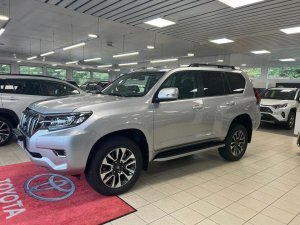 Legendaarinen Land Cruiser lähdössä uudelle omistajalle Kauhajoelta. Kuorma-auto versio 💪
Meillä käy kauppa, käy sinäkin 😌