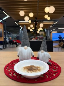 Tänään joulupuuroa tarjolla kaikissa liikkeissämme 🎄