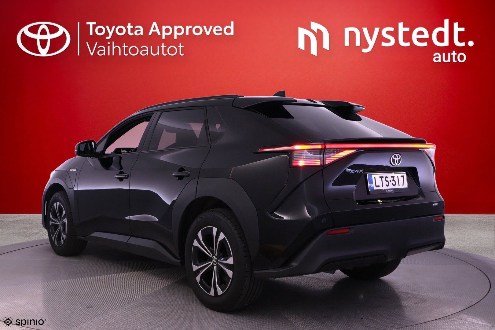 Toyota bZ4X Style AWD 2023, kuva 2/102